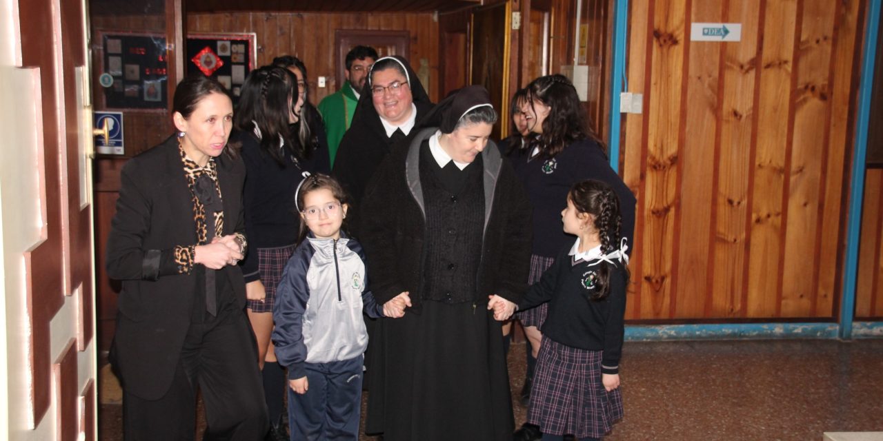 Despedida con Gratitud y Esperanza: La Comunidad Educativo-Pastoral de Puerto Montt Agradece a las Hermanas de la Congregación