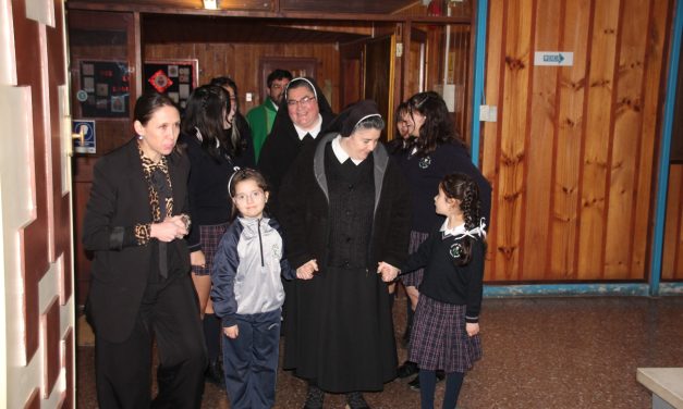 Despedida con Gratitud y Esperanza: La Comunidad Educativo-Pastoral de Puerto Montt Agradece a las Hermanas de la Congregación